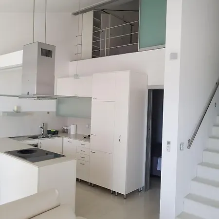 Fontana 4* זמברטיה