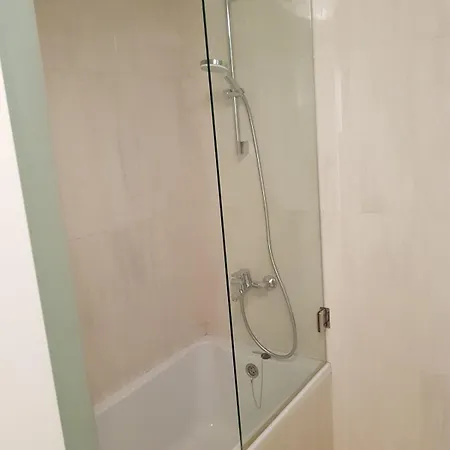 Fontana מלון דירות זמברטיה