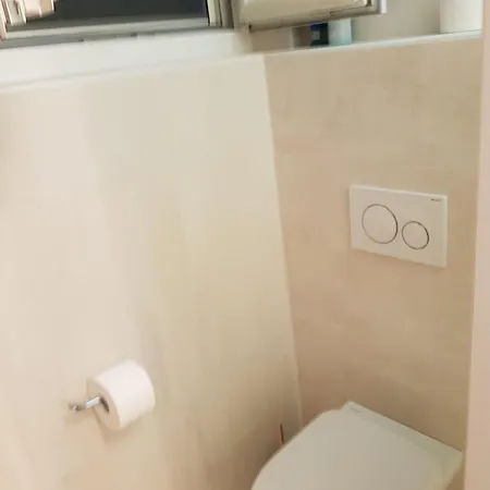 Fontana מלון דירות זמברטיה