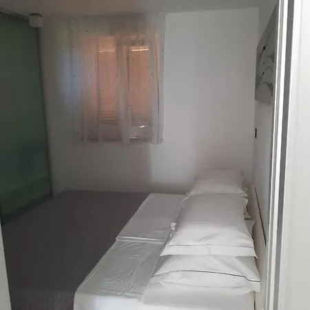 Ξενοδοχείο με διαμερίσματα Fontana 4*